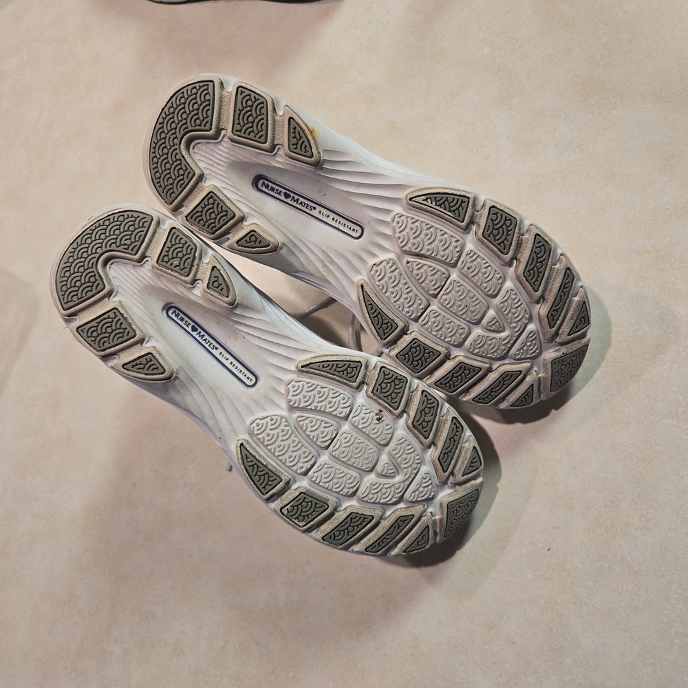 Nurse Mates Align Sneakers - Picture 4 of 12